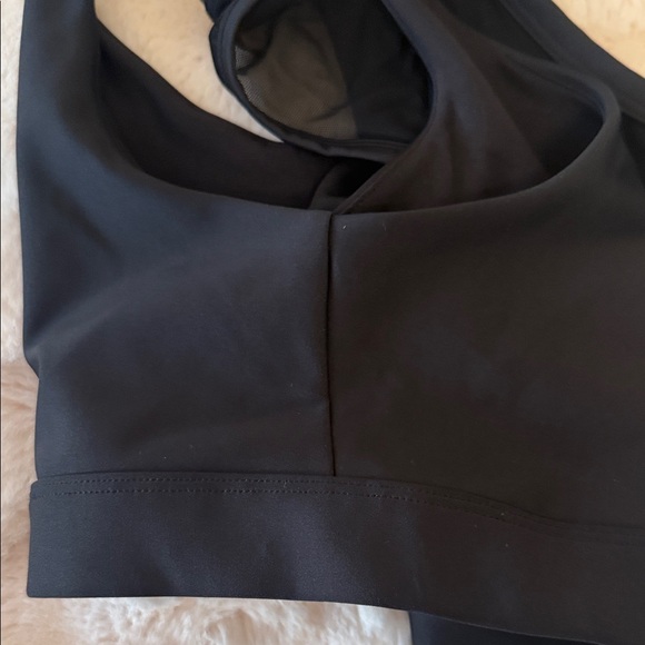 ALO Yoga Black Cutout Sports Bra - Picture 5 of 7